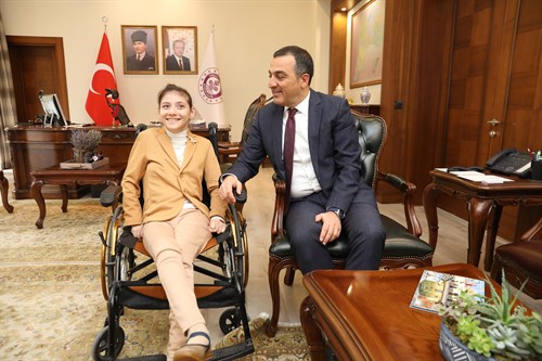Valimiz Sn. Türker Öksüz'ün 3 Aralık Dünya Engelliler Günü Mesajı
